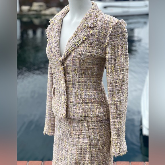 SOLD 🐣🌸 CHANEL blazer jacket skirt suit set tweed Boucle pink purple yellow - Picture 5 of 16